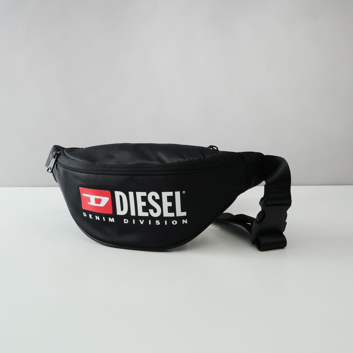 DIESEL ウエストボディバッグ(JuliaGulia) DIESEL ウエストボディ