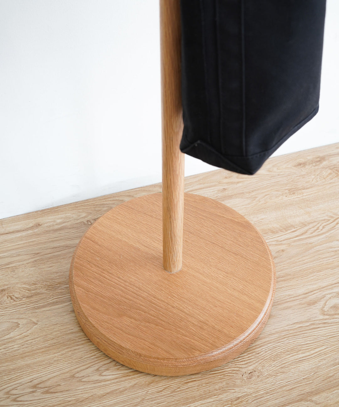 ecruxe（エクリュクス）LIEN COAT TREE OAK｜こだわりのデザインと機能