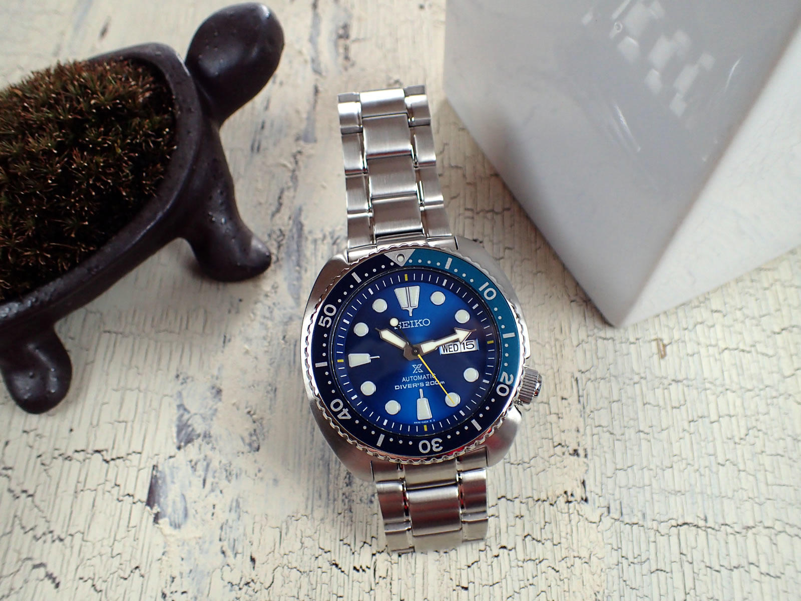 鮮やかなブルーの文字盤・ベゼルを採用した「3rdダイバー」限定復刻