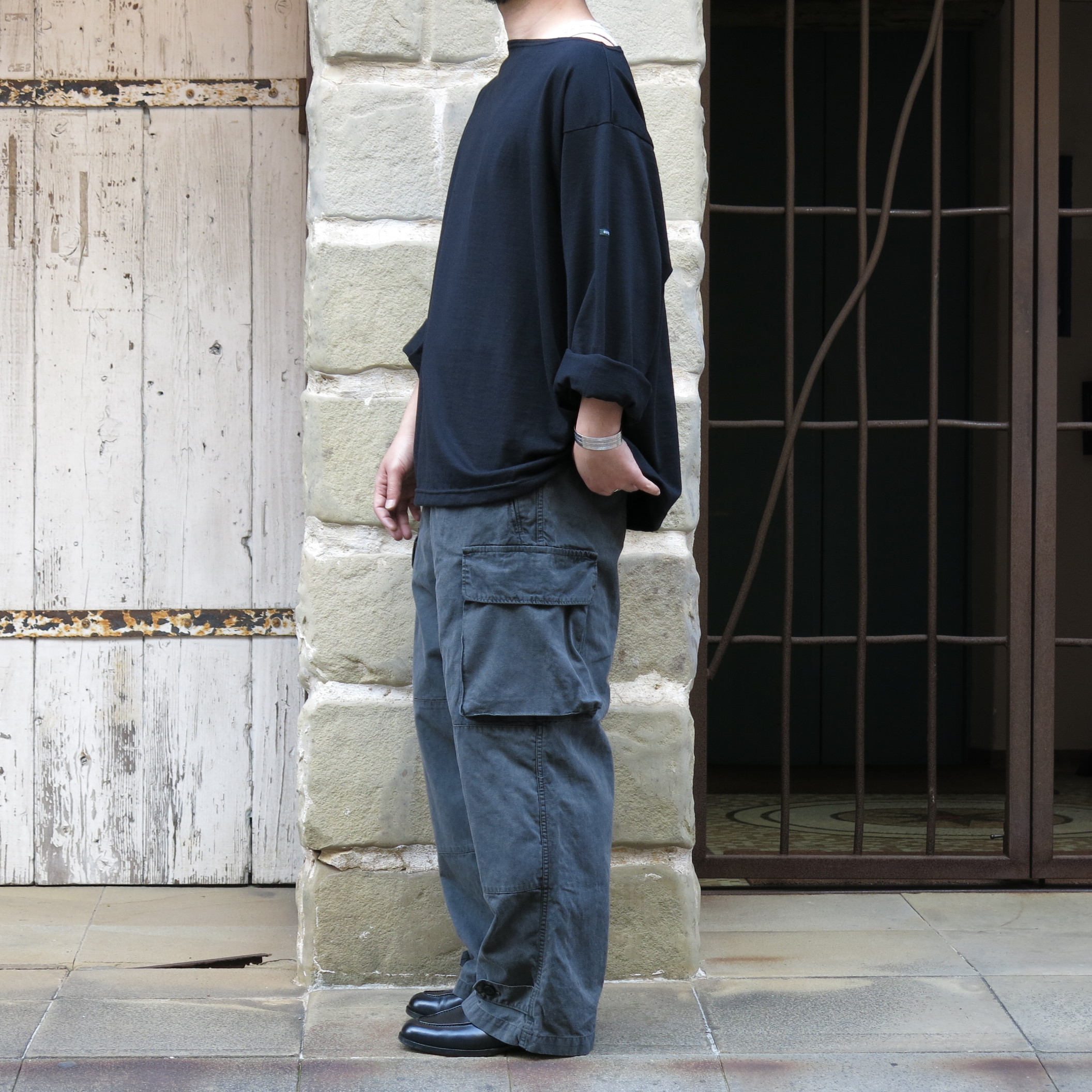 OUTIL / PANTALON BLESLE Chacoal×Indigo | TIBETAN MARKET