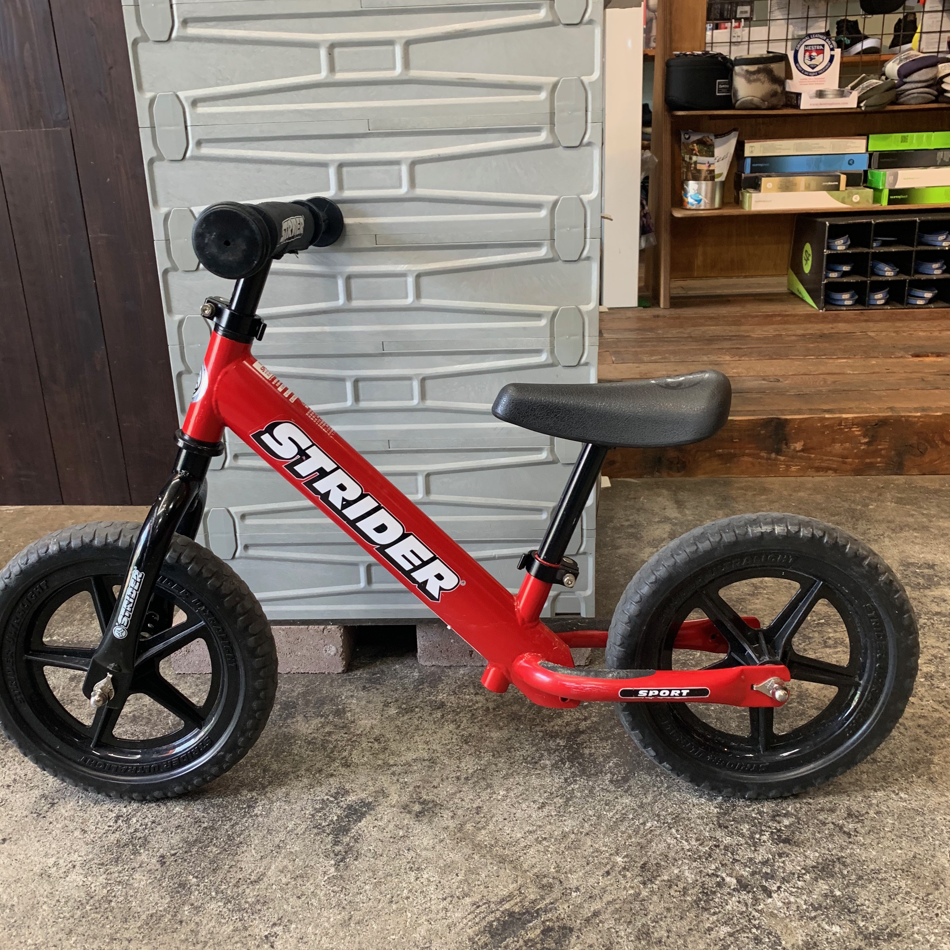 ストライダー ホンダ HONDA 赤 レッド strider 使用頻度低