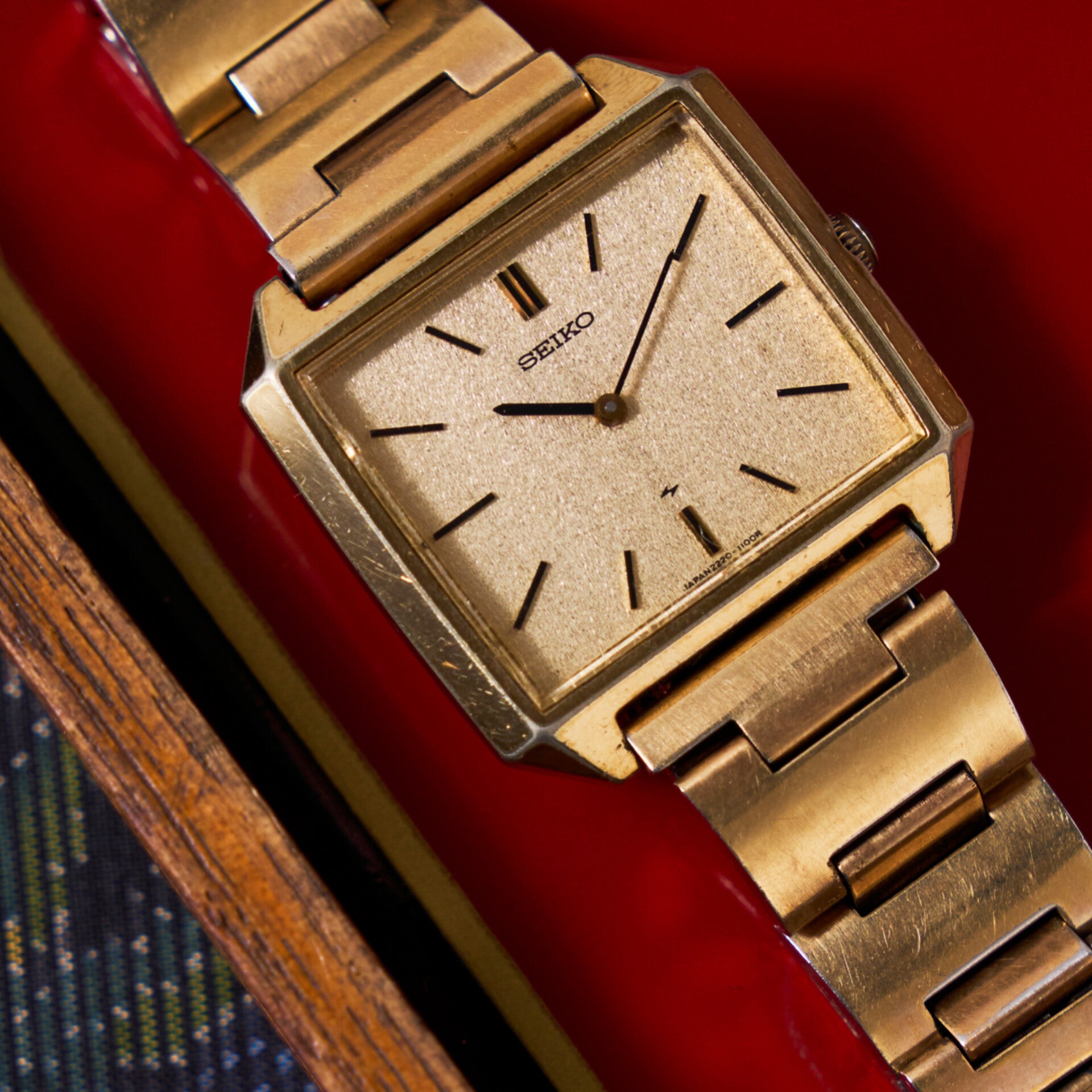 セイコーシャリオ ゴールドケース 手巻きハイビート Seiko Chariot