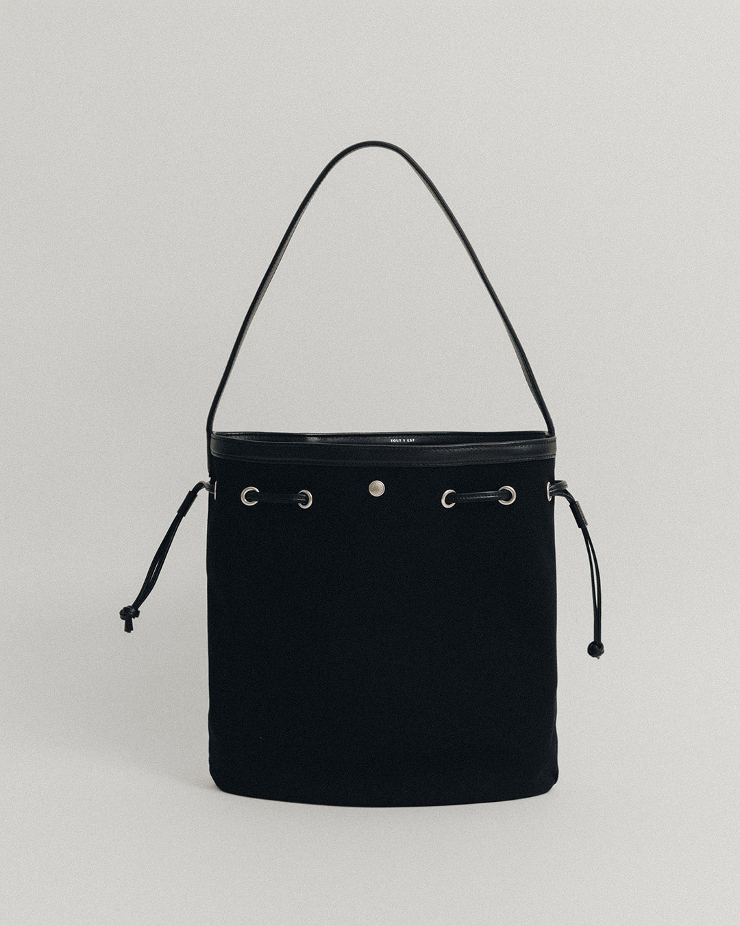 SAC COQUILLE BUCKET BLACK – TOUT Y EST JP