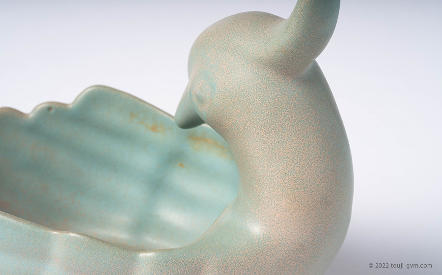 汝窯 青磁鳥形筆洗 – Ru ware Brush Wash with Birds | 陶磁オンライン