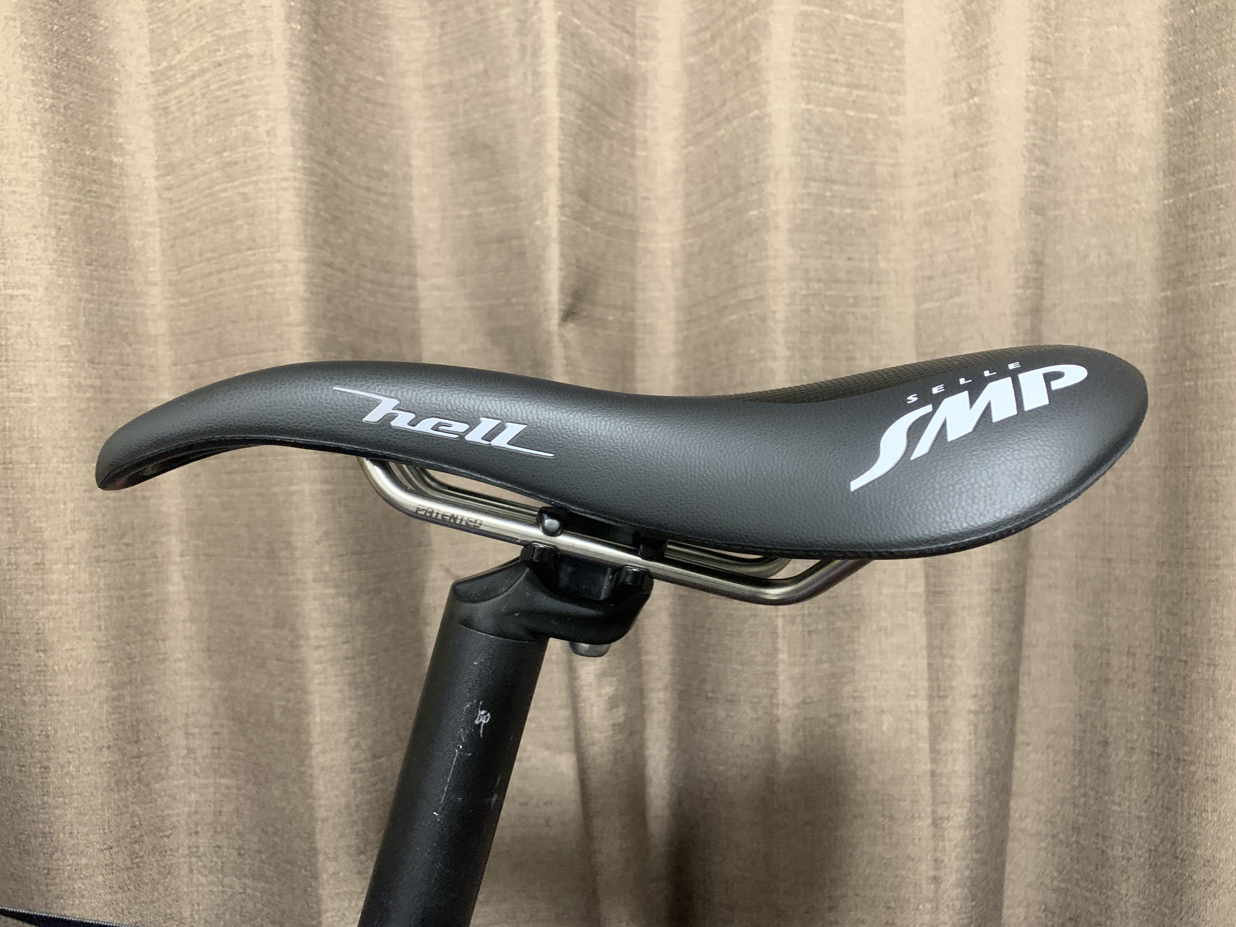 Selle SMP Hell サドルのインプレ お尻の痛みを軽減してくれる柔らか