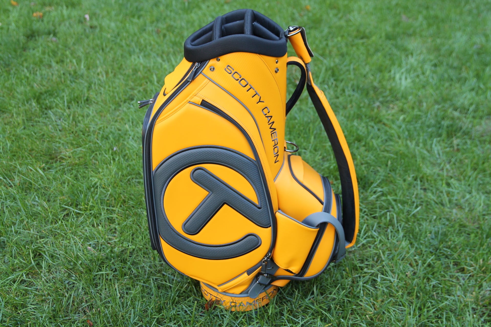 Scotty Cameron 7 Point Crown Staff Bag- Tour Bus Yellow - Tour