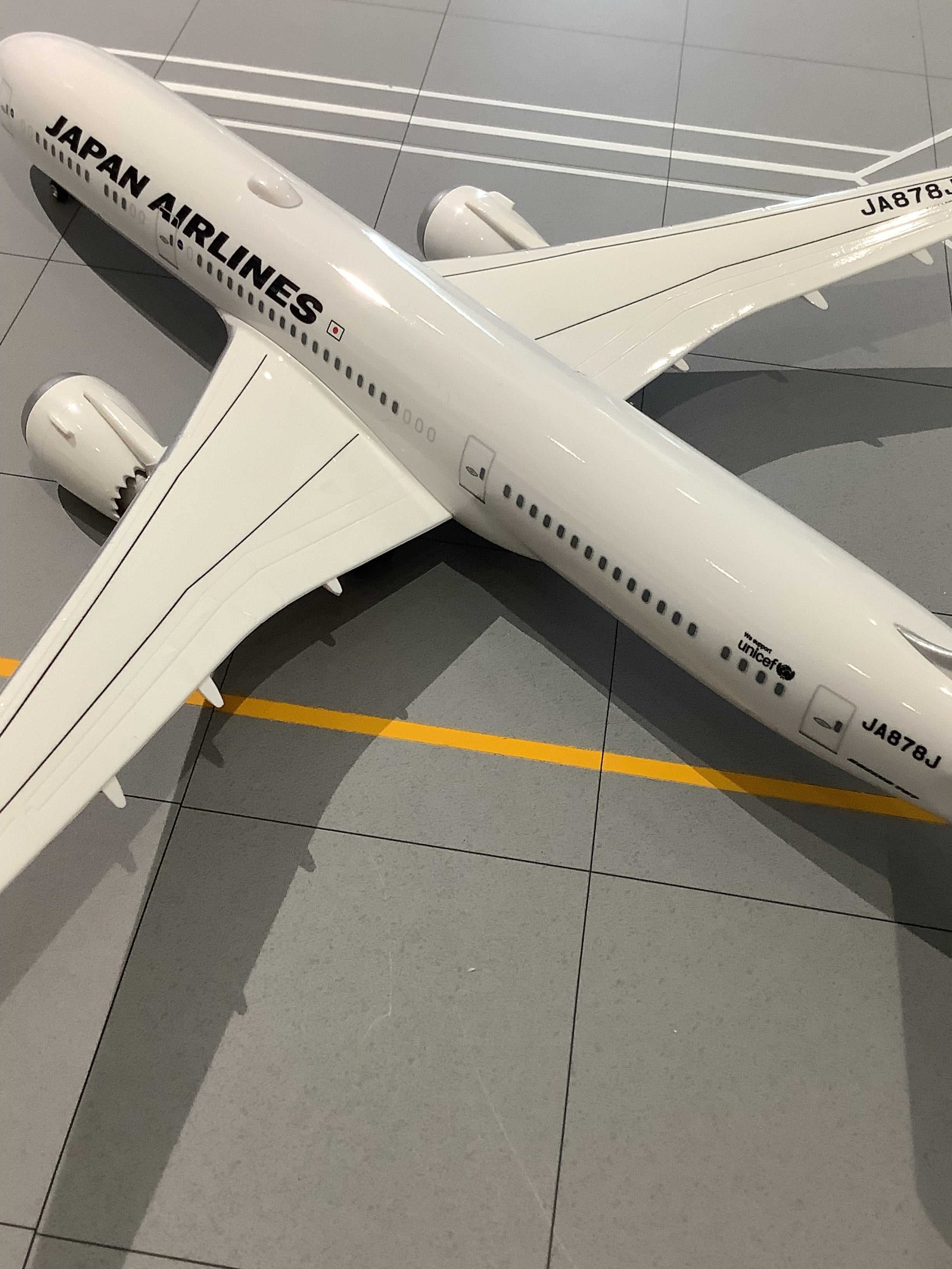 JALUX B787-9 JAL 日本航空 JA878J 1/200 ※組立式・プラ製 [BJQ2064]