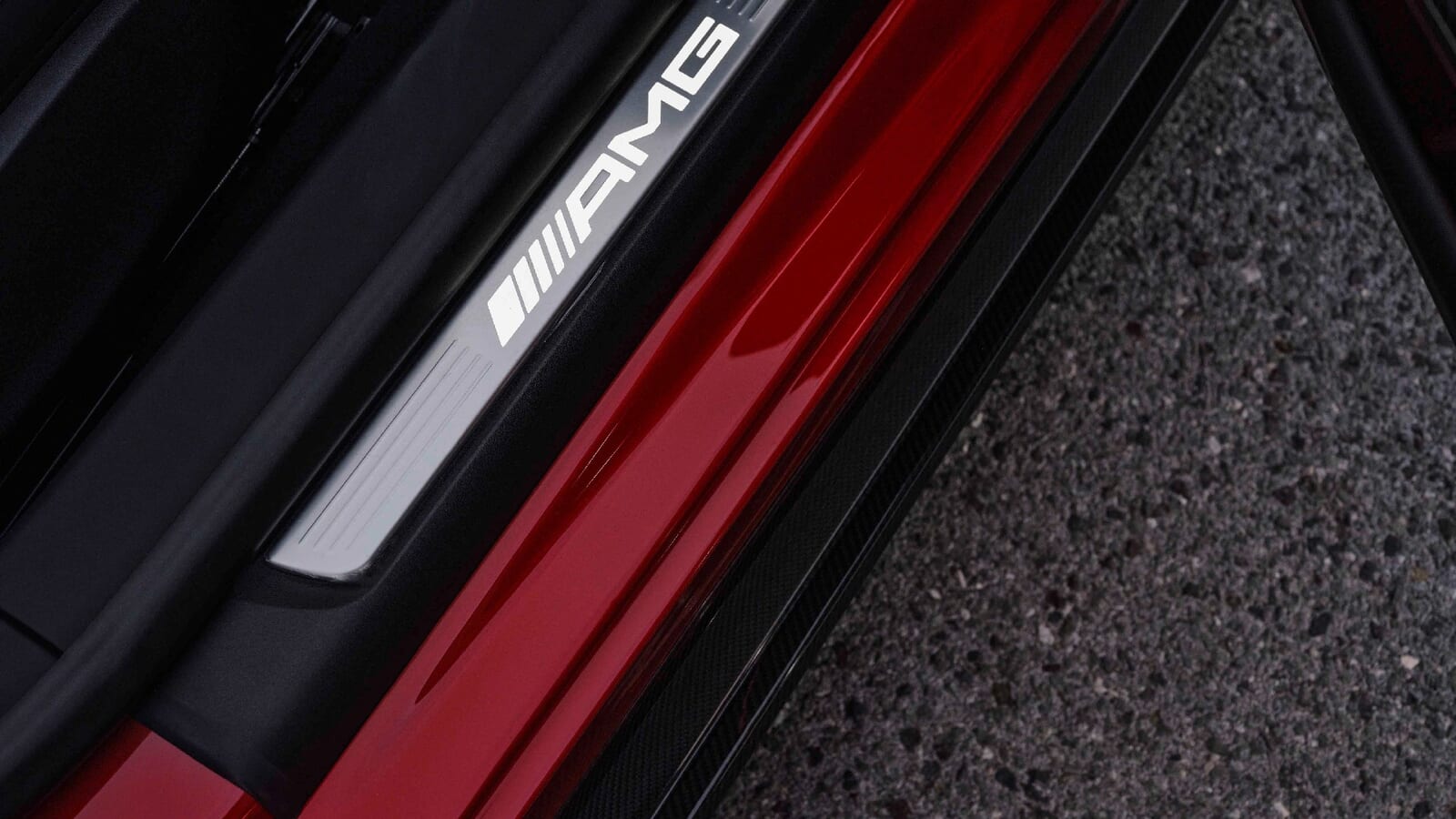 585psのメルセデスAMG ピュアスピードは314km/h…しかもフロントガラス