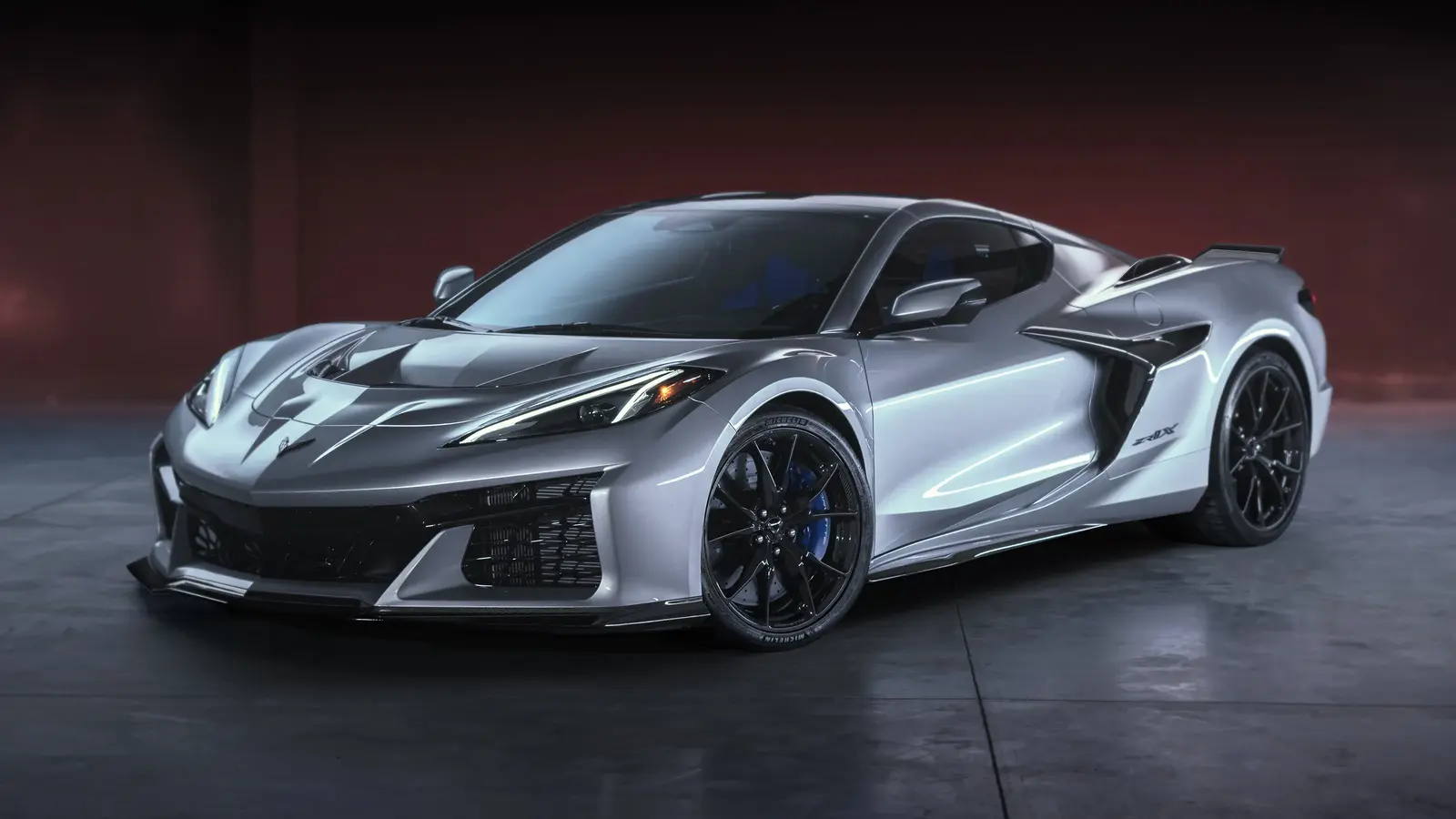 震撼して待つべし これが1250馬力を誇るハイブリッドのコルベット ZR1X