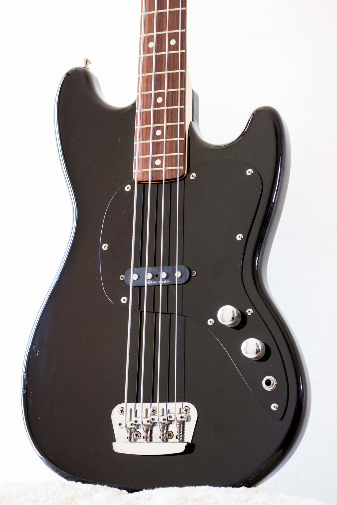 Squier Vista Series Musicmaster Bass Black 1997 – Topshelf Instruments