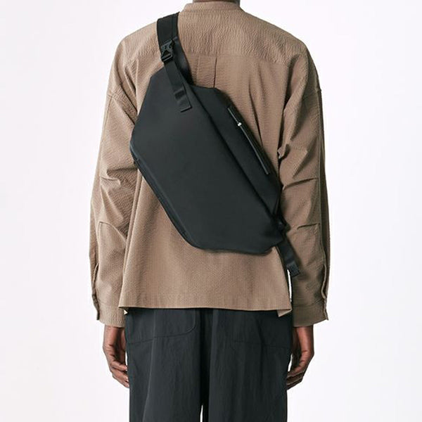 コートエシエル ボディバッグ ISARAU L SLEEK FAMILY - BLACK 1.45L