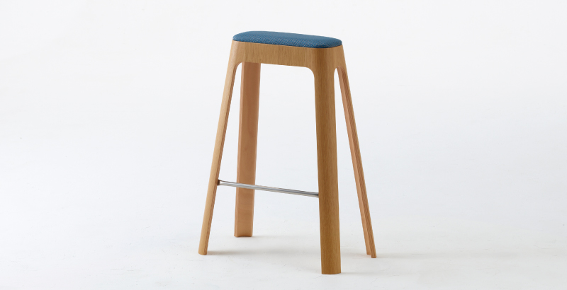 Light stool giraffe | 豊橋木工株式会社