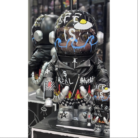 MEGA SPACE MOLLY 1000% Trevor Andrew 2.0 2025 Limited Edition – TOYSEZ