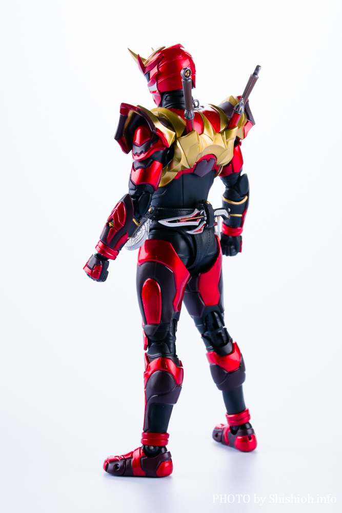 仮面ライダー響鬼 紅 真骨彫 ヒビキ フィギュアーツ 中古品 S.H.