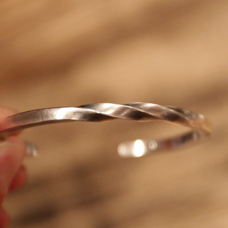 楽天市場】Atease アティース NEJIRI BRACELET AB-11-N ネジリ