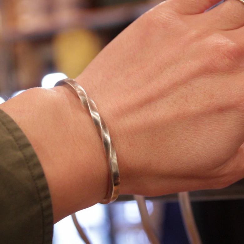 楽天市場】Atease アティース NEJIRI BRACELET AB-11-N ネジリ