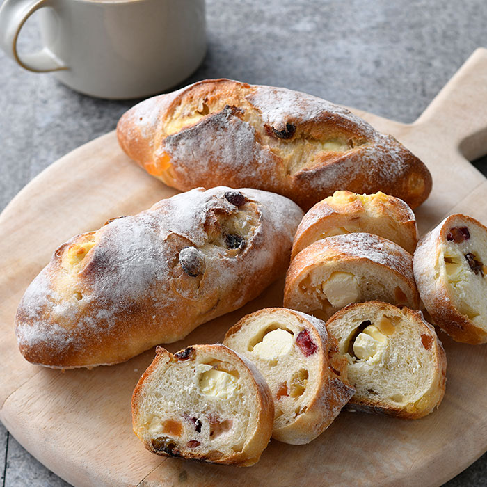 楽天市場】ドライフルーツバゲットのクリームチーズ包み パン おやつ