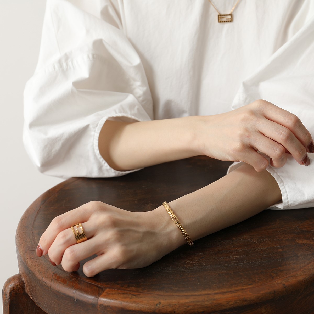 楽天市場】FENDI フェンディ ブレスレット MEDIUM BANGLE BAGUETTE