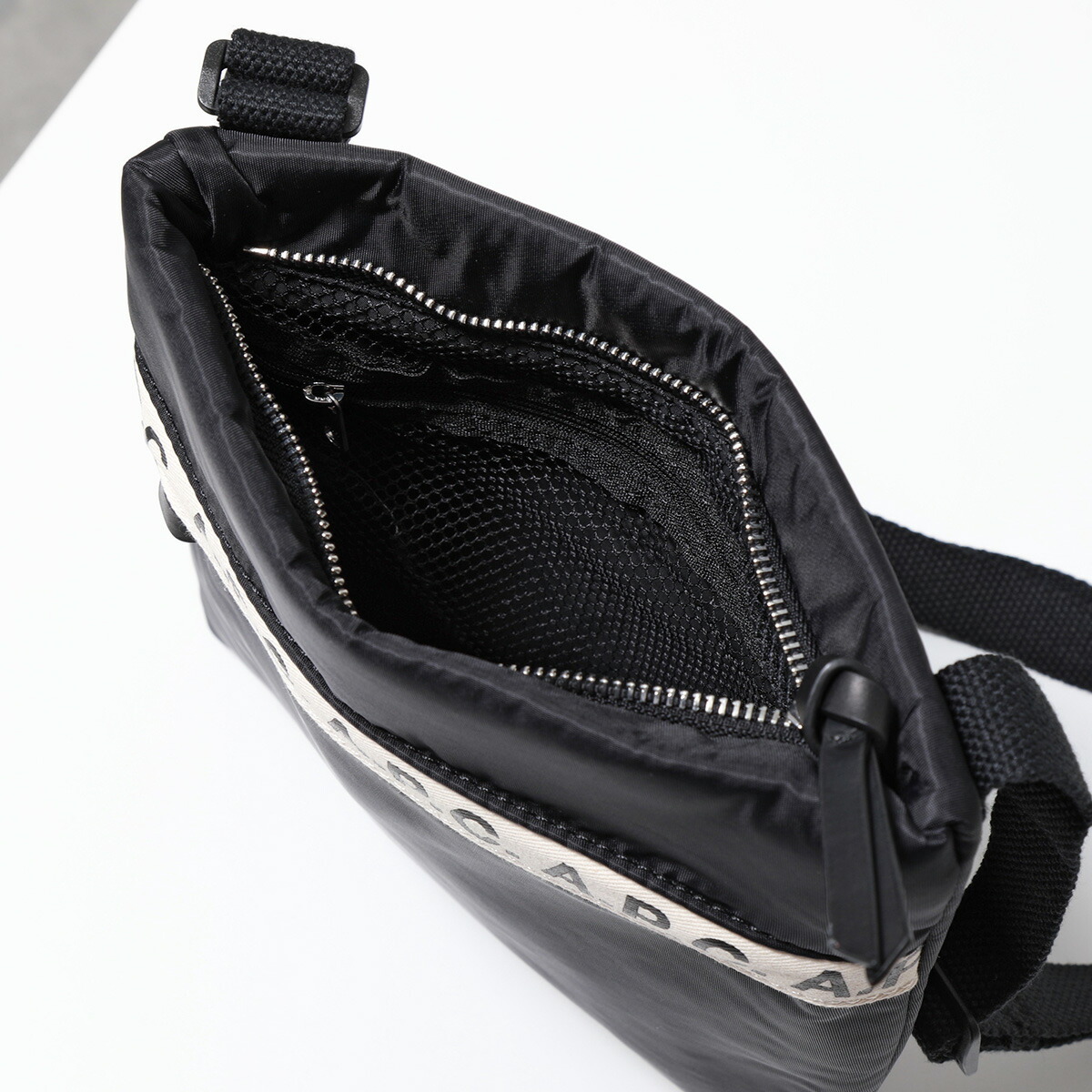 楽天市場】APC A.P.C. アーペーセー PAACL H61384 LZZ saccoche repeat