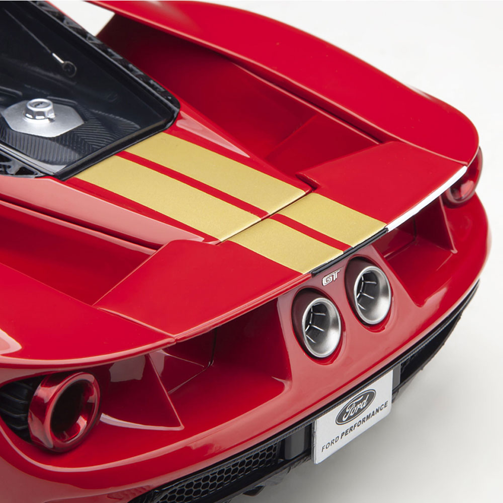 楽天市場】ミニカー 1/18 フォード フォード GT アラン マン