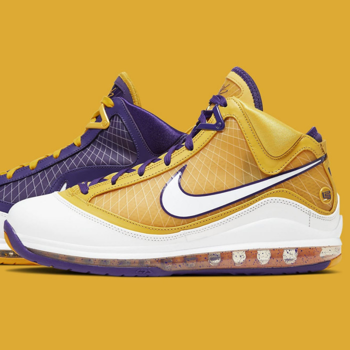値引中 新品 送料込 NIKE LeBron 7 レトロ スニーカー 27cm