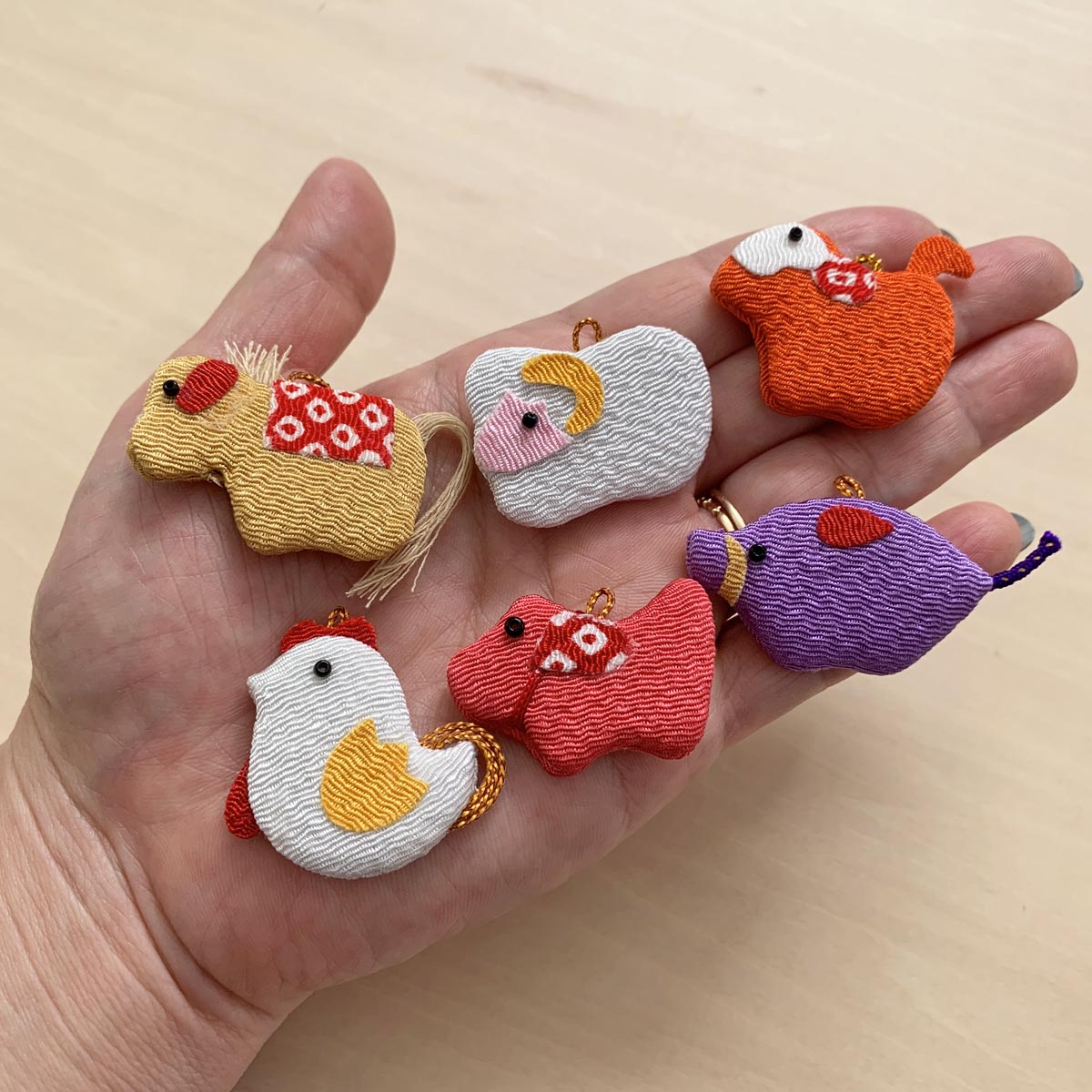 楽天市場】お正月飾り ちりめん細工 十二支 干支 1個 和の伝統を楽しむ