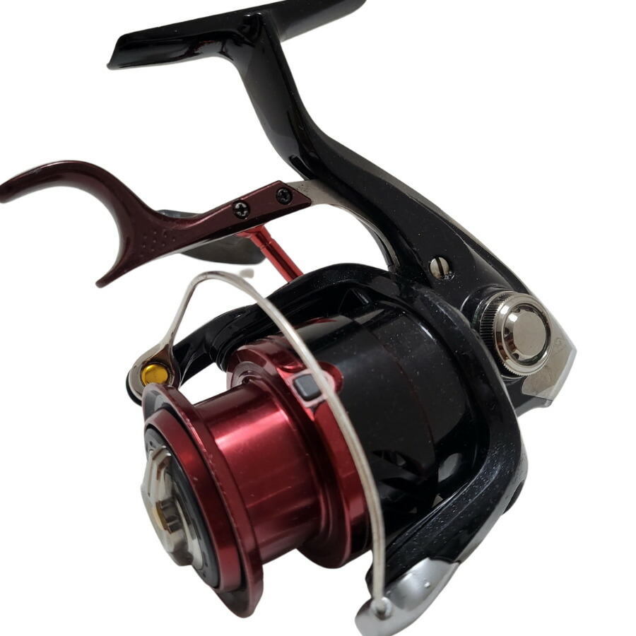 16BB-X Larissa 2500DXG フィッシングリール