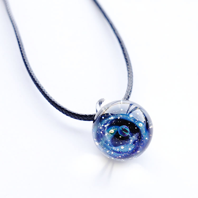 楽天市場】宇宙ガラス ペンダント スモールサイズ【私だけの小さな宇宙