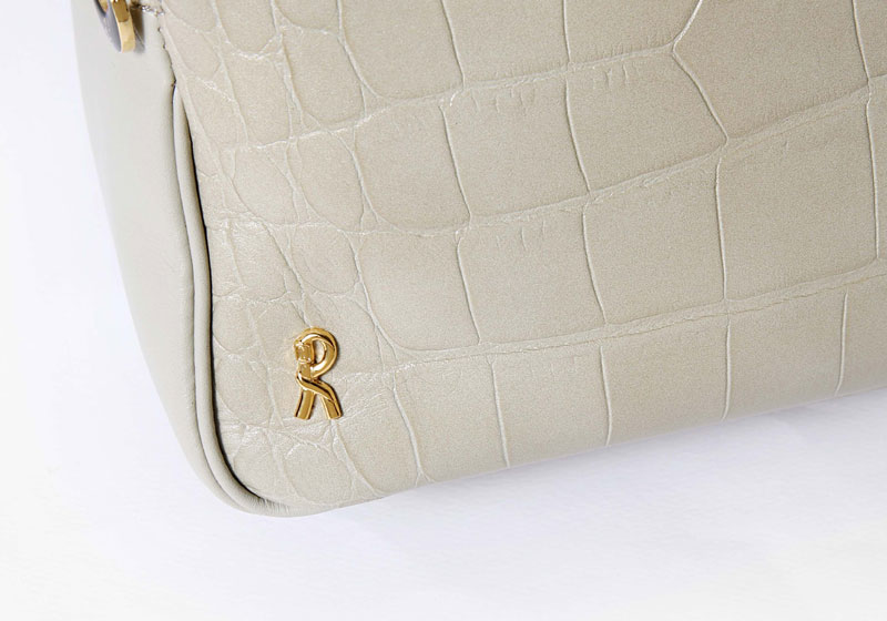 楽天市場】【ロベルタ】創業者からの贈り物。クロコ柄が映えるシックな