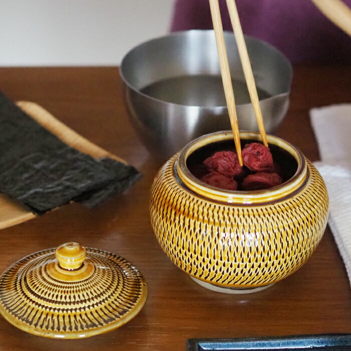 小鹿田焼の大きい壺 黒に黄土色の釉薬の流れ模様の陶器の壺 小鹿田焼の