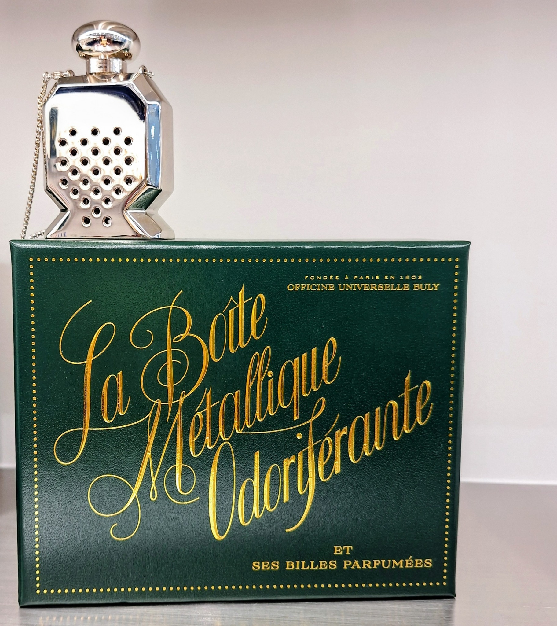 楽天市場】性香水「オー・トリプル」 オフィシーヌ・ユニヴェルセル