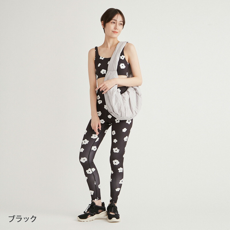 エミヨガ emmi yoga 花柄風アニマルアート セットアップ 上下 白✖️黒