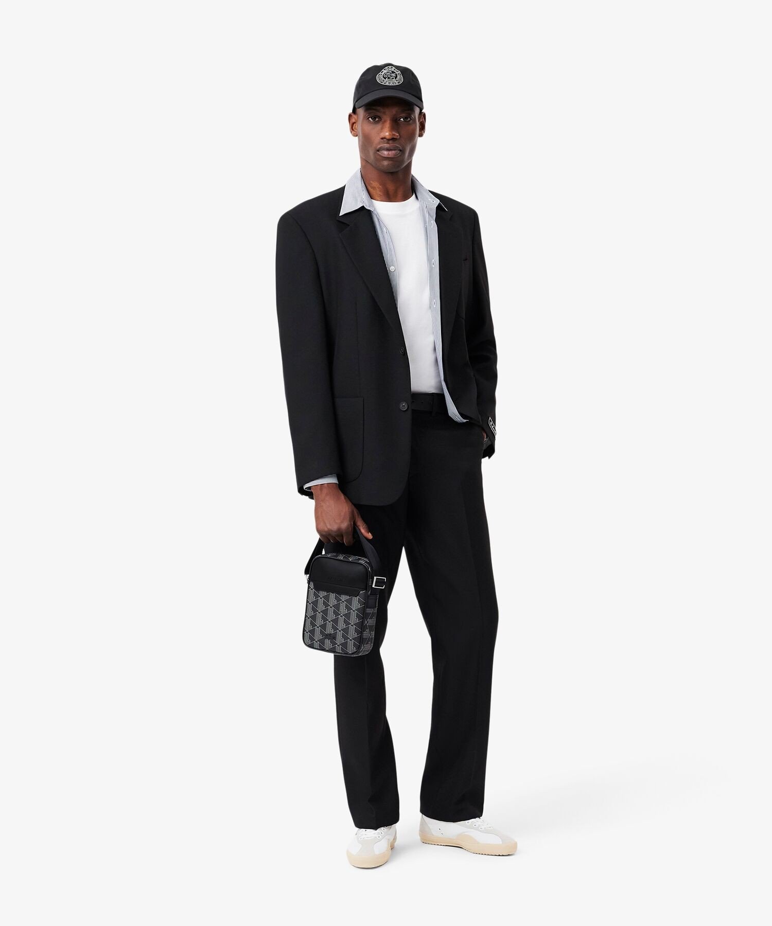 LACOSTE｜ザ ブレンド モノグラムバーティカルショルダーバッグ