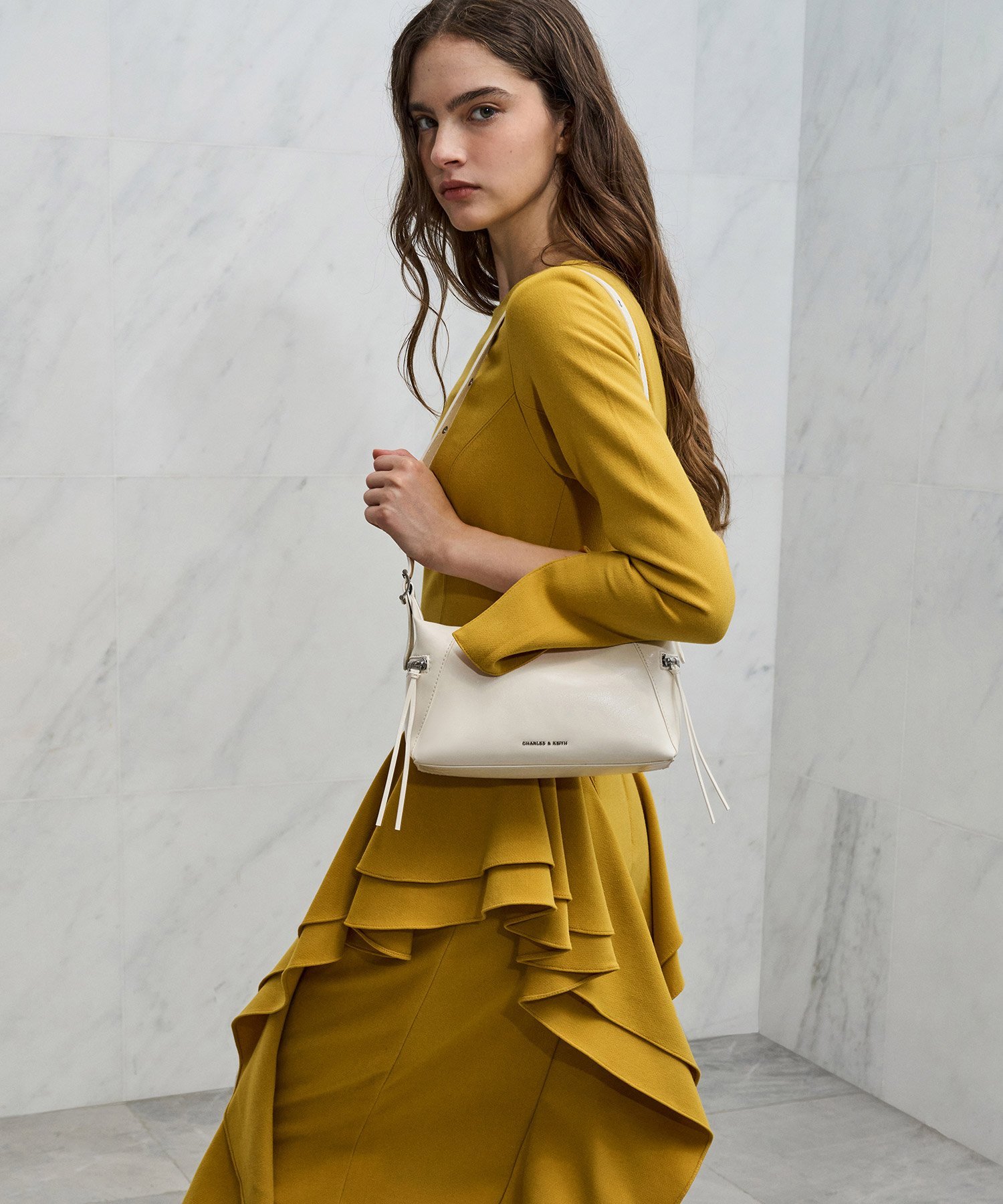 CHARLES & KEITH｜Xylia ザイリア ホーボーバッグ | Rakuten Fashion