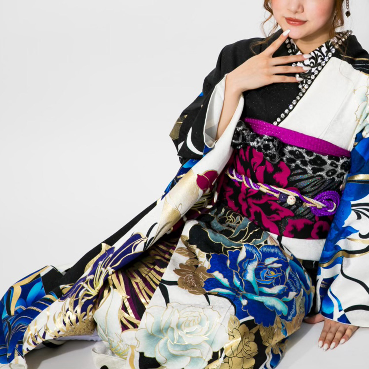 美品 銀通し 薔薇 蝶 花模様 逸品 振袖 フルセット 振り袖 美品 銀