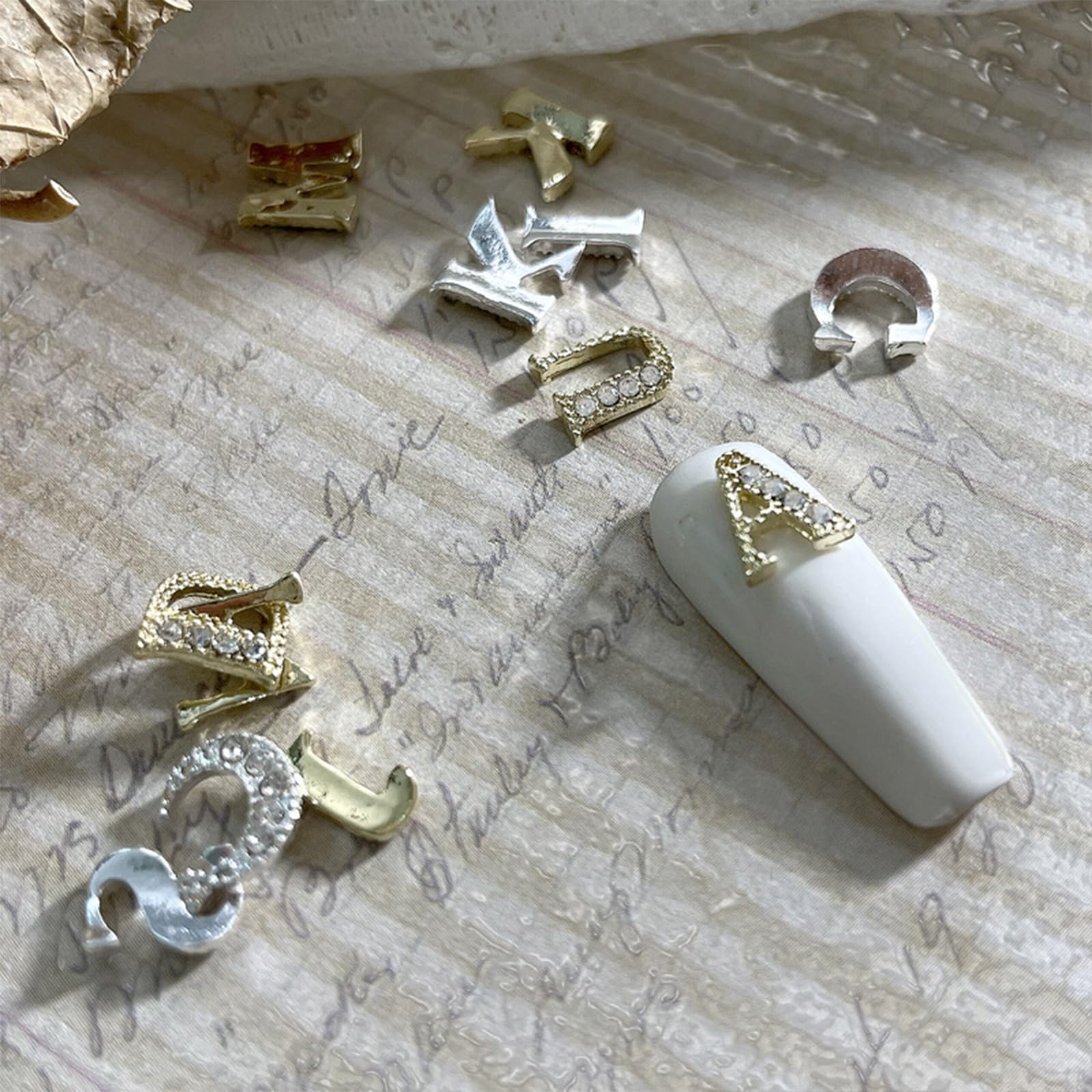 楽天市場】ネイルパーツ イニシャル A-Z 26文字 イニシャル パーツ