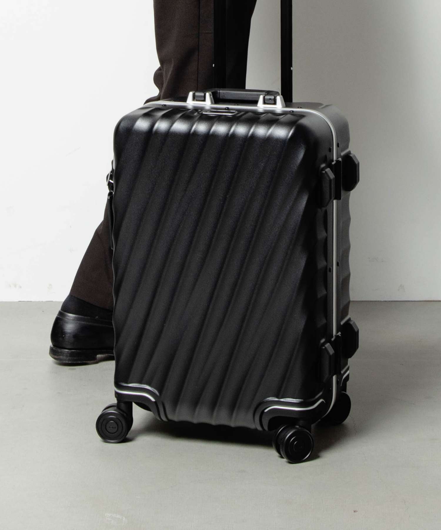 tumi キャリーケース」の人気商品一覧 | 安い商品を通販サイトから探す