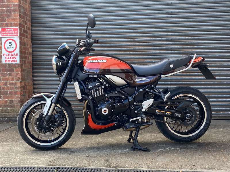 Pyramid / ピラミッド ベリーパン マットブラック | Kawasaki Z 900 RS