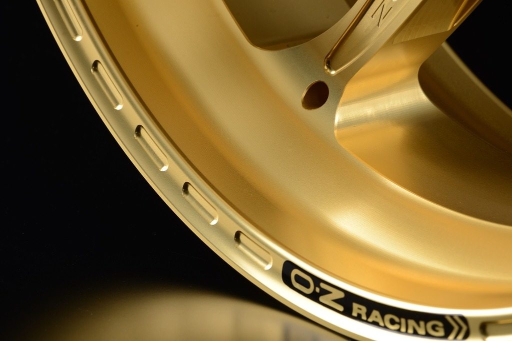 楽天市場】OZ Racing OZレーシング GASS RS-A アルミ鍛造ホイール