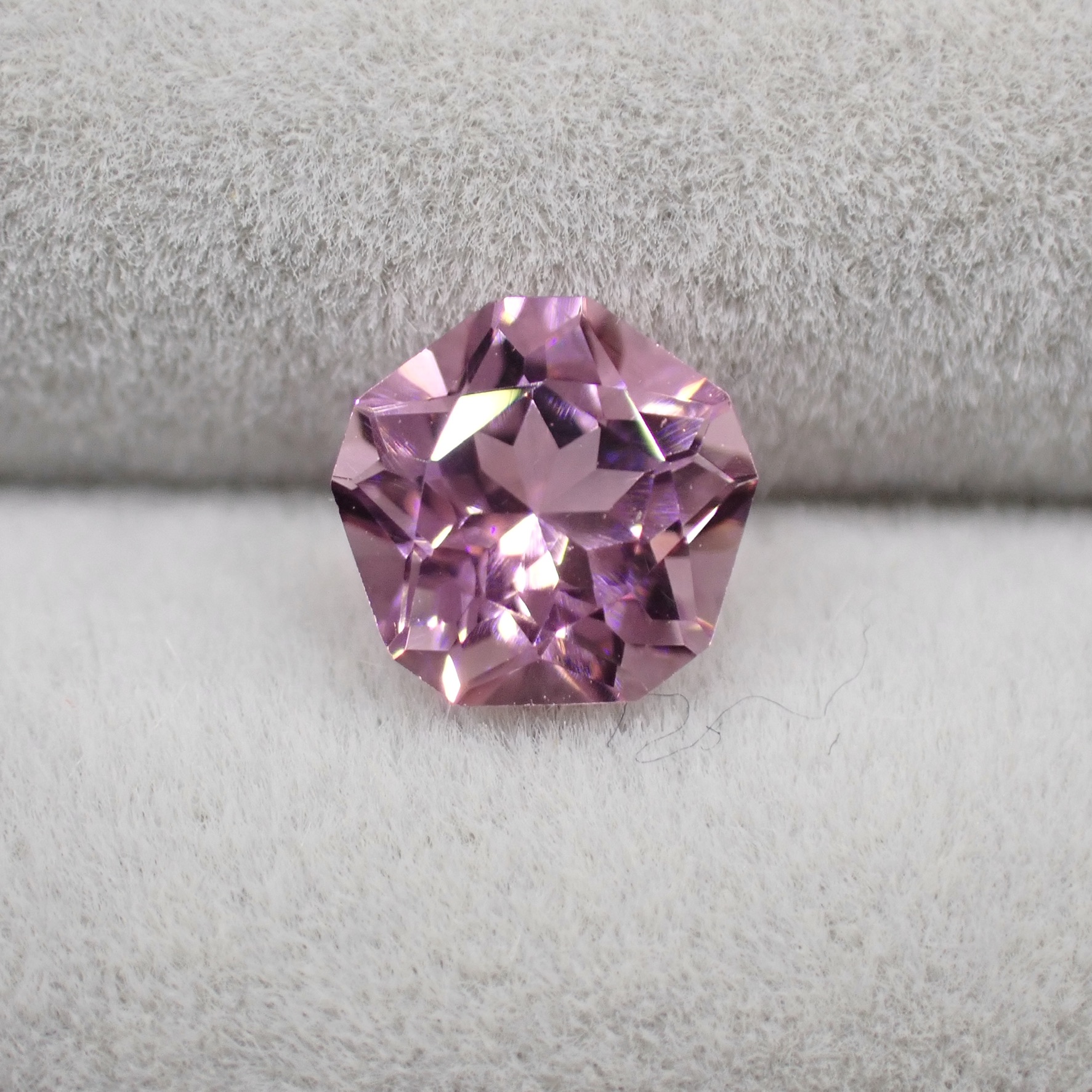 キュートな梅カット☆キラキラのトルマリン 0.545ct | 宝石つむり