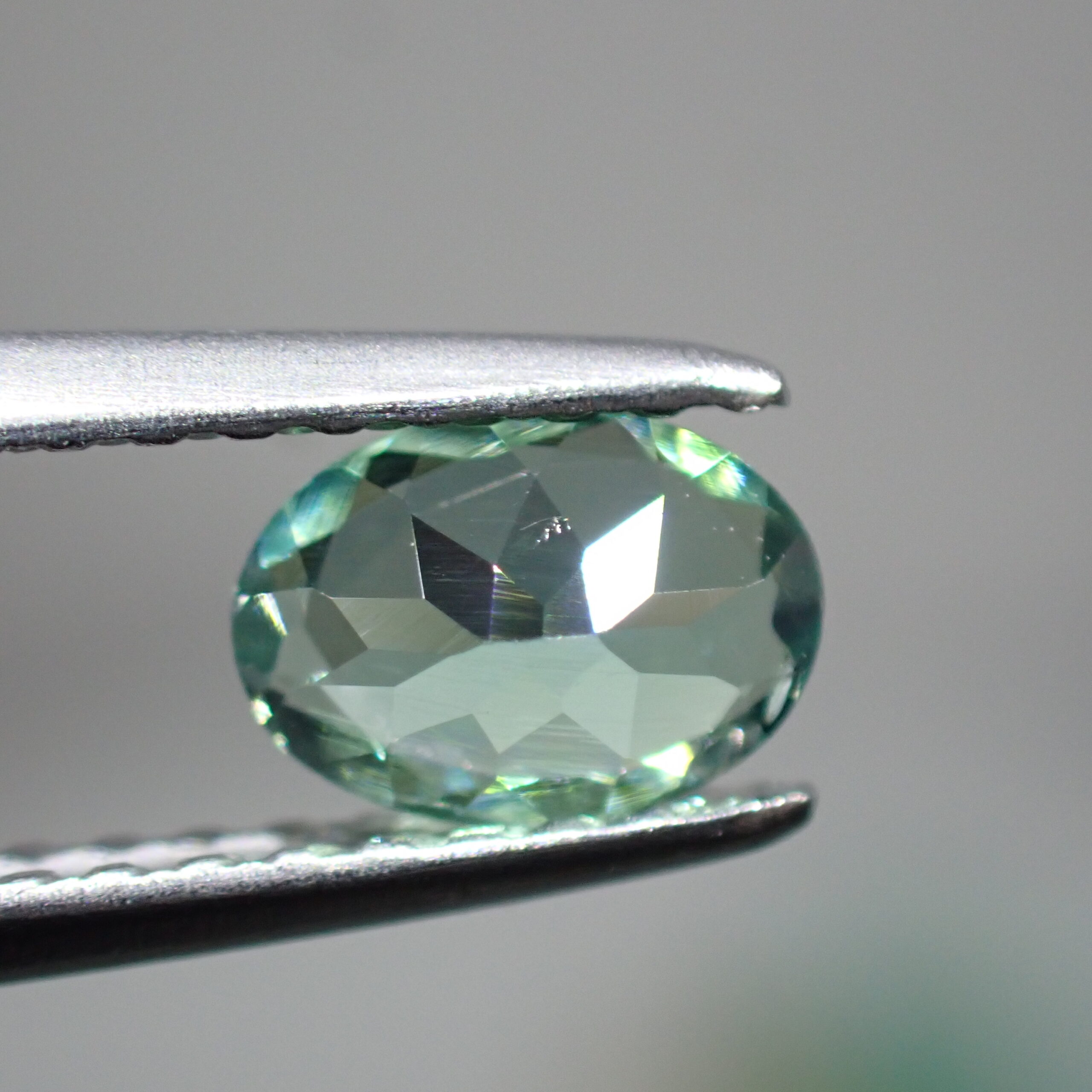 輝き◎美しいブルーグリーンコーネルピン 0.419ct | 宝石つむり