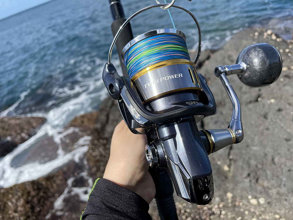 ショアジギングでヒラマサを釣るために適したリールをご紹介！機種名