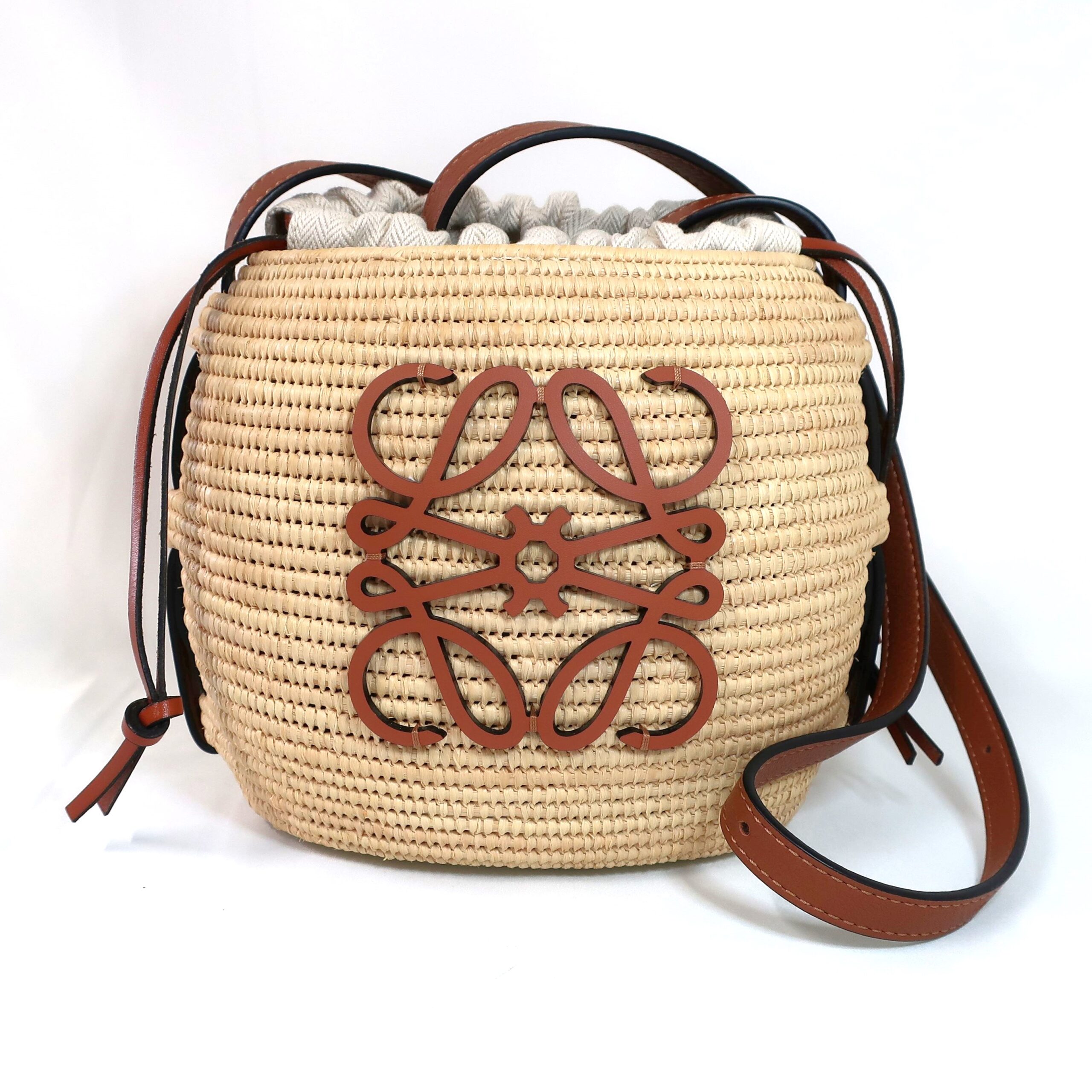 LOEWE】 ロエベ Puffy Bumb パフィー バムバッグ A0585