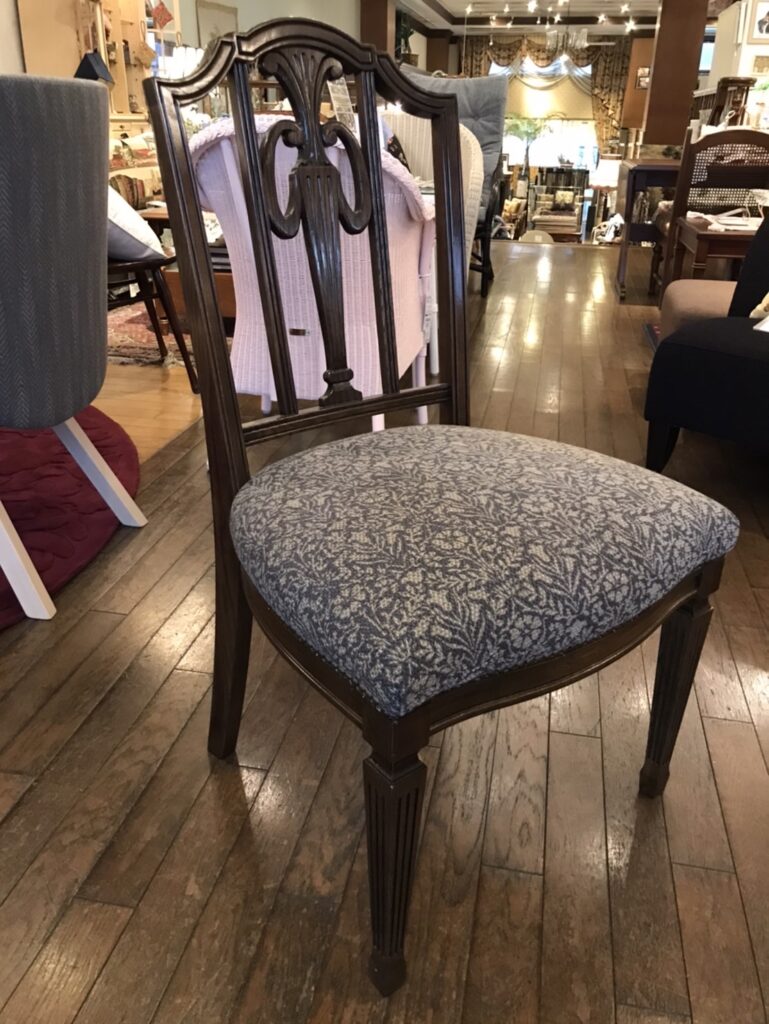 カリモク家具 ドマーニシリーズ「クィーンズライフ」チェア | Tresure