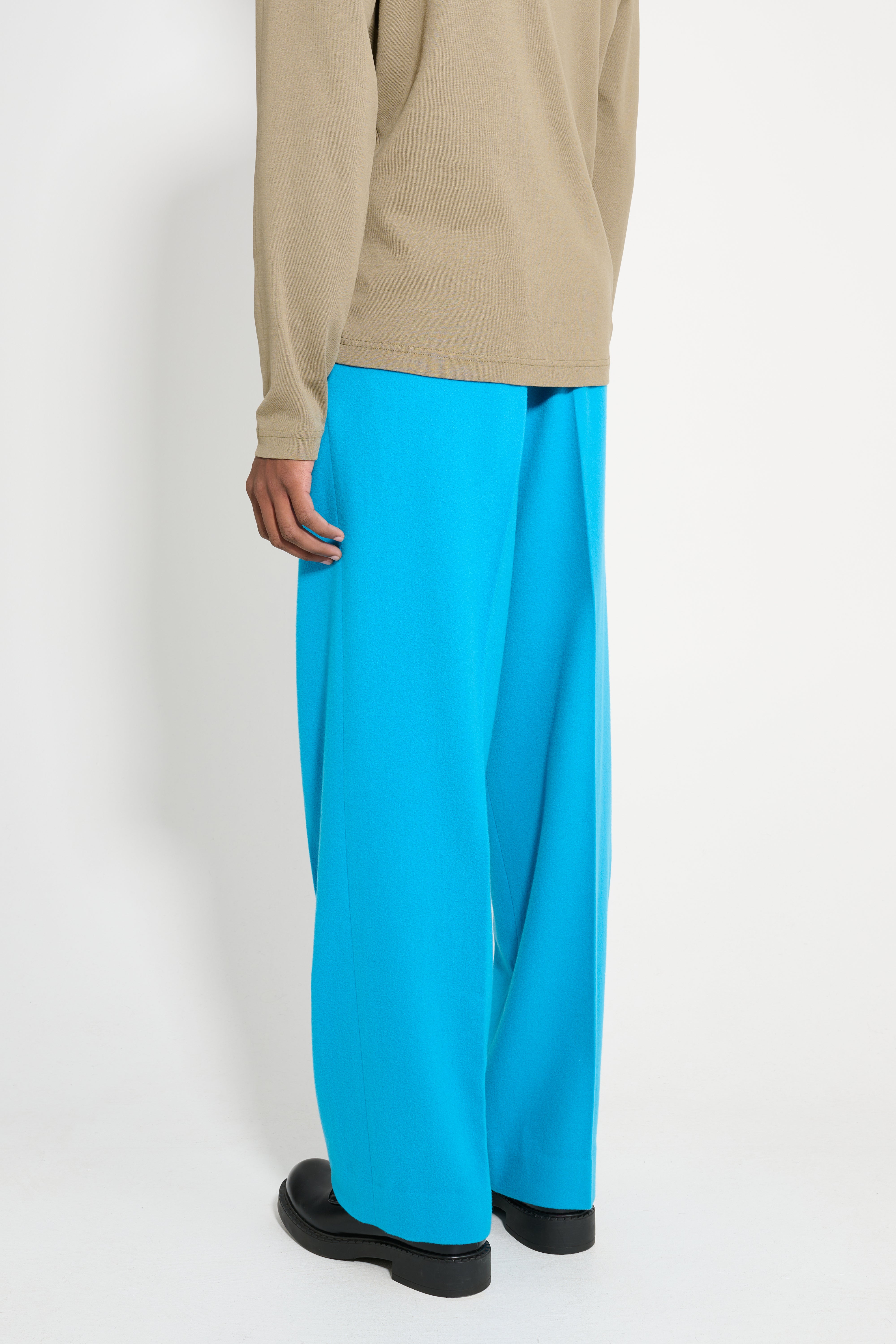 Auralee Brushed Super Fine Wool Flannel Slacks Light Blue – Très Bien