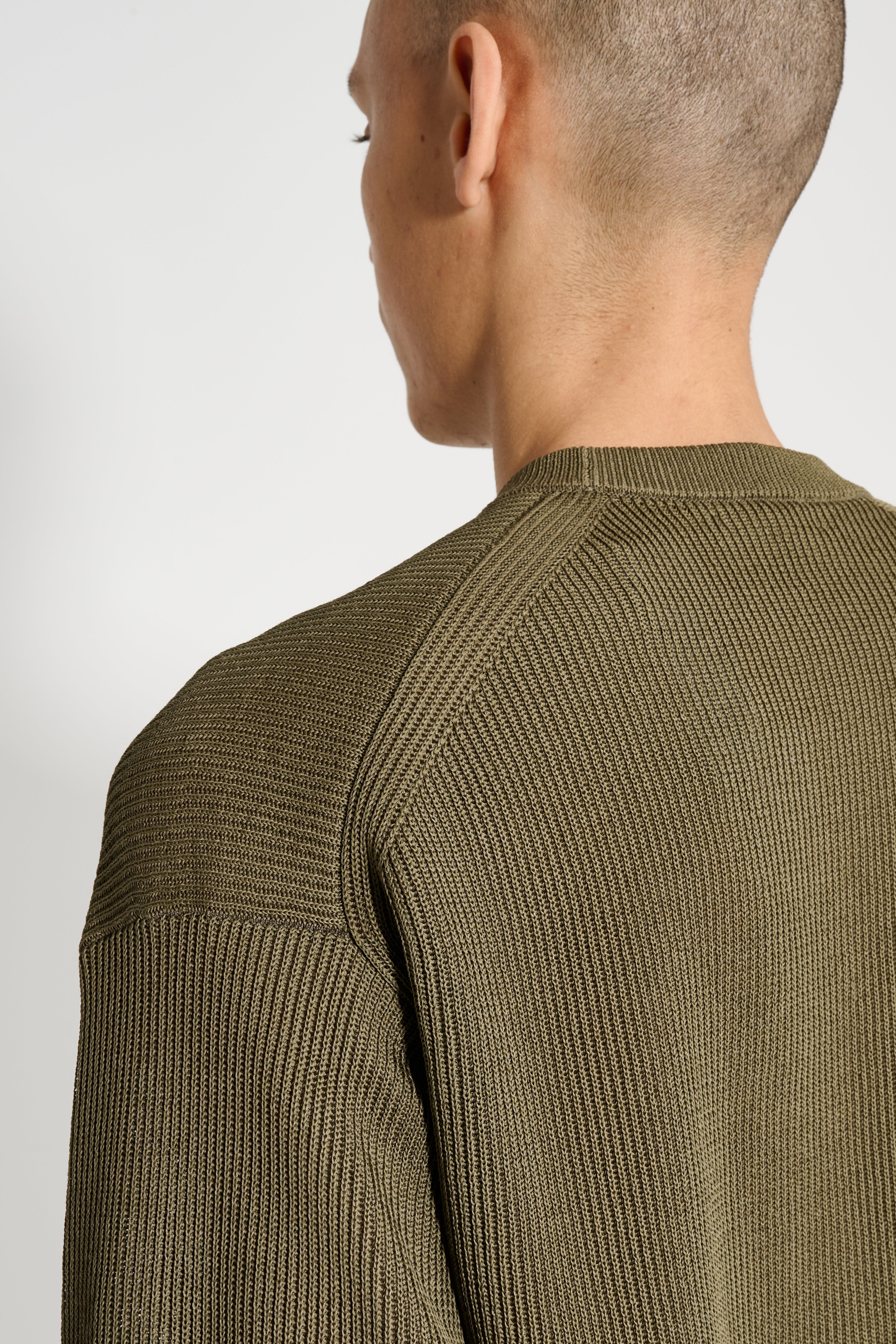Auralee Flat Yarn Rib Knit P/O Khaki – Très Bien