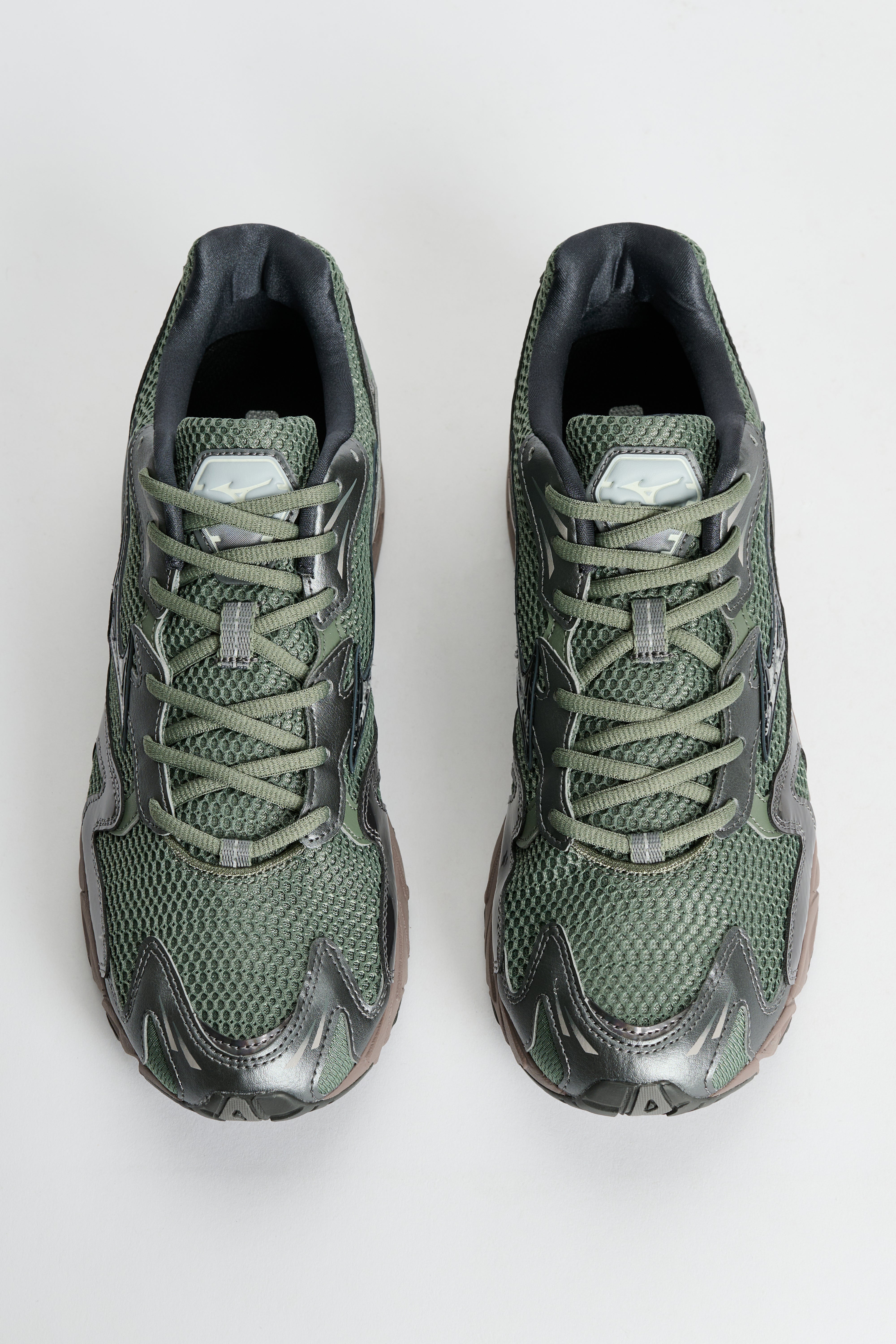 Mizuno Wave Rider 10 Agave Green / Black Sand – Très Bien
