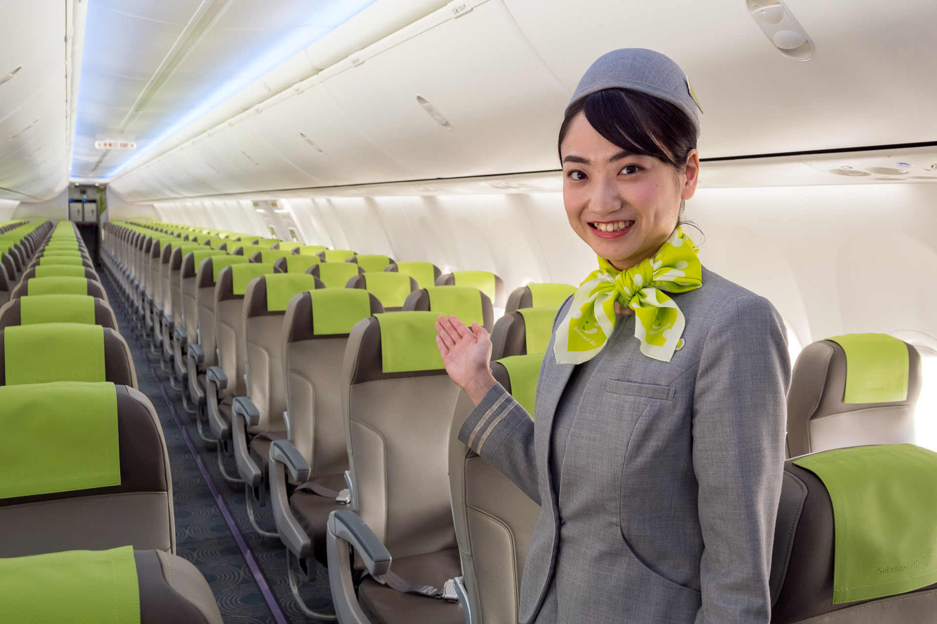 ソラシドエア、国際線向けにUSB電源＆機内食用オーブンを搭載した新