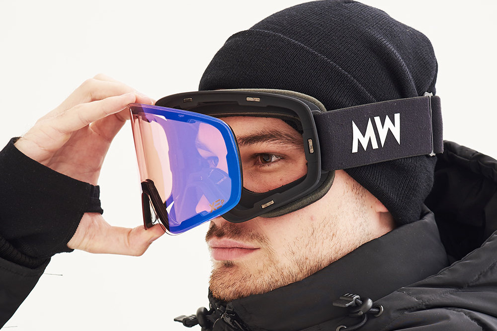 MessyWeekend、マグネット式でレンズ交換できるスノーゴーグル