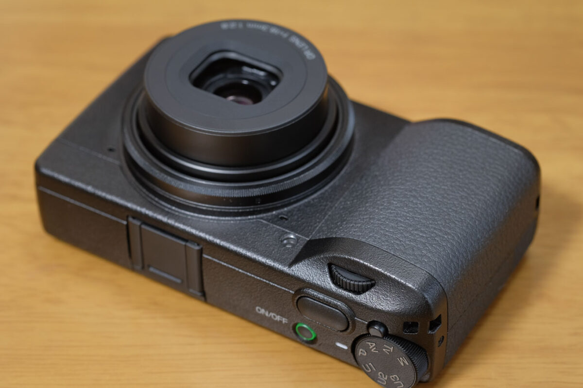 使いやすい RICOH GR 用ストラップを求めて | Tokuvin Travel